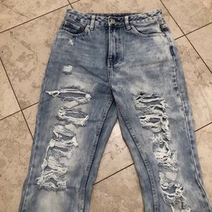 DISTRESS MOM JEANS